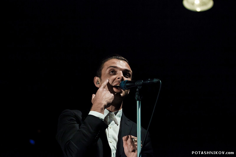 hurts-2011101215