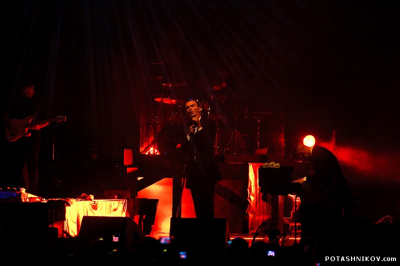 hurts-2011101236