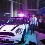 Фоторепортаж с открытия автосалона MINI Cooper в Минске 9 декабря 2011 