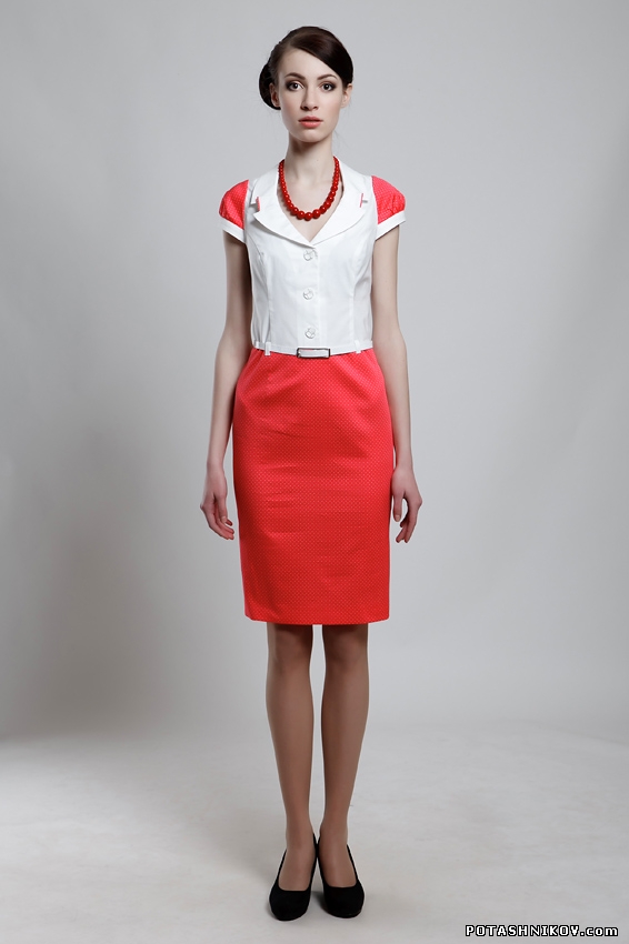 Рекламная фотосъемка каталога одежды. Съемка моделей одежды в студии для каталога. Лукбук Gold Style