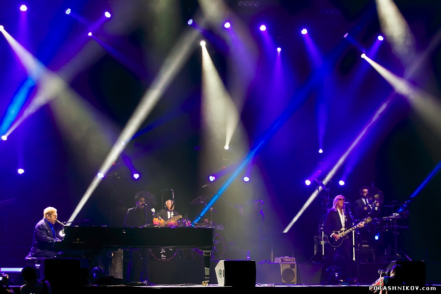 eltonjohn33