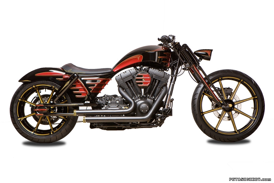 Фотосъемка мотоцикла в студии. Рекламная предметная фотосессия  студийная. Съемка для рекламы.