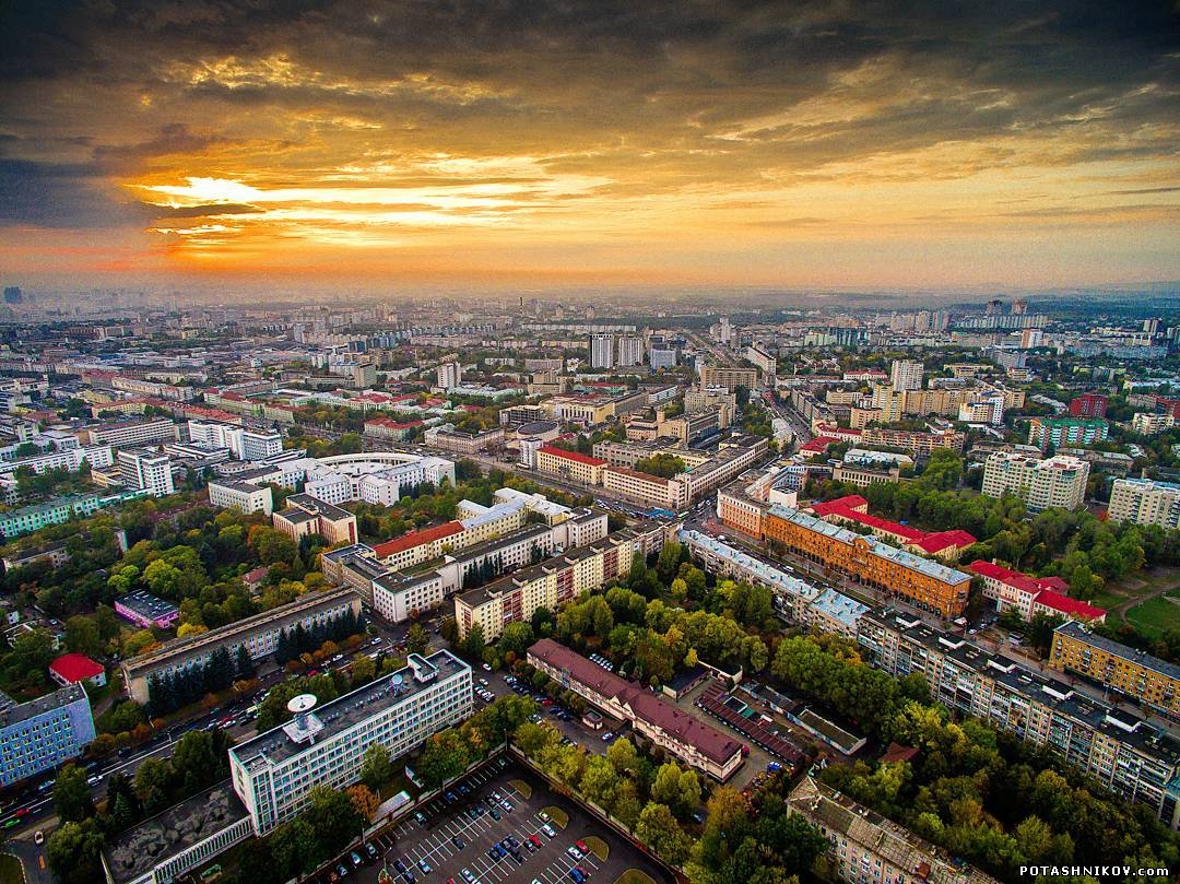 Аэросъемка в Минске. Летающая камера. Фотографии и видео в полете. Съемка с дрона. Фото видео квадрокоптера.