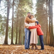 Семейная фотосъемка в ботаническом саду. Love Story в парке. Фотосессия в Минске. 