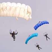 Парашютисты