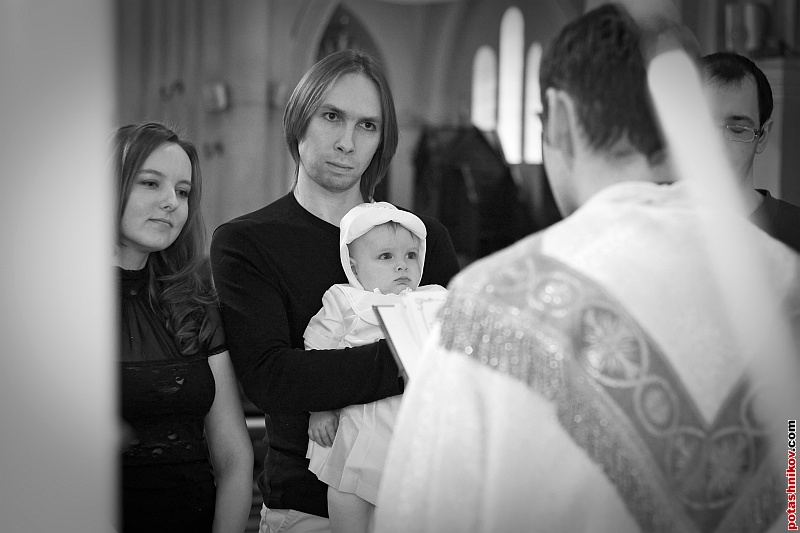 Фотосъемка крещения в Минске. Детский фотогаф.